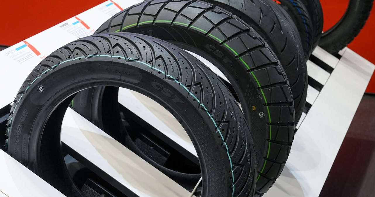 Image of CST Tyres: Maxxis