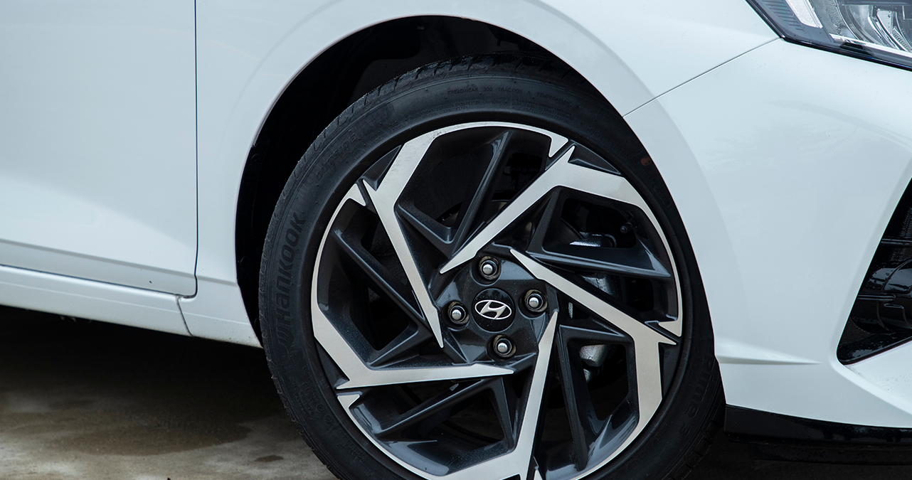 Image of Trailer vs Car Tyres: Key Differences Explained